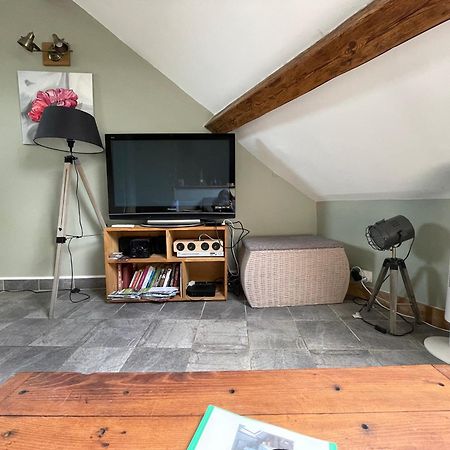 Les Combles De L Aure Grand Studio Cosy Confortable Classe 3 Etoiles Centre Bayeux 2 Mn A Pied Cathedrale Proche Plages Du Debarquement المظهر الخارجي الصورة