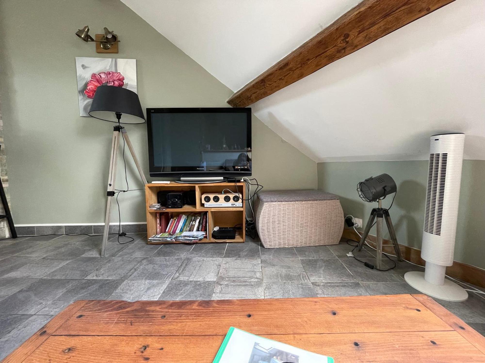 Les Combles De L Aure Grand Studio Cosy Confortable Classe 3 Etoiles Centre Bayeux 2 Mn A Pied Cathedrale Proche Plages Du Debarquement المظهر الخارجي الصورة
