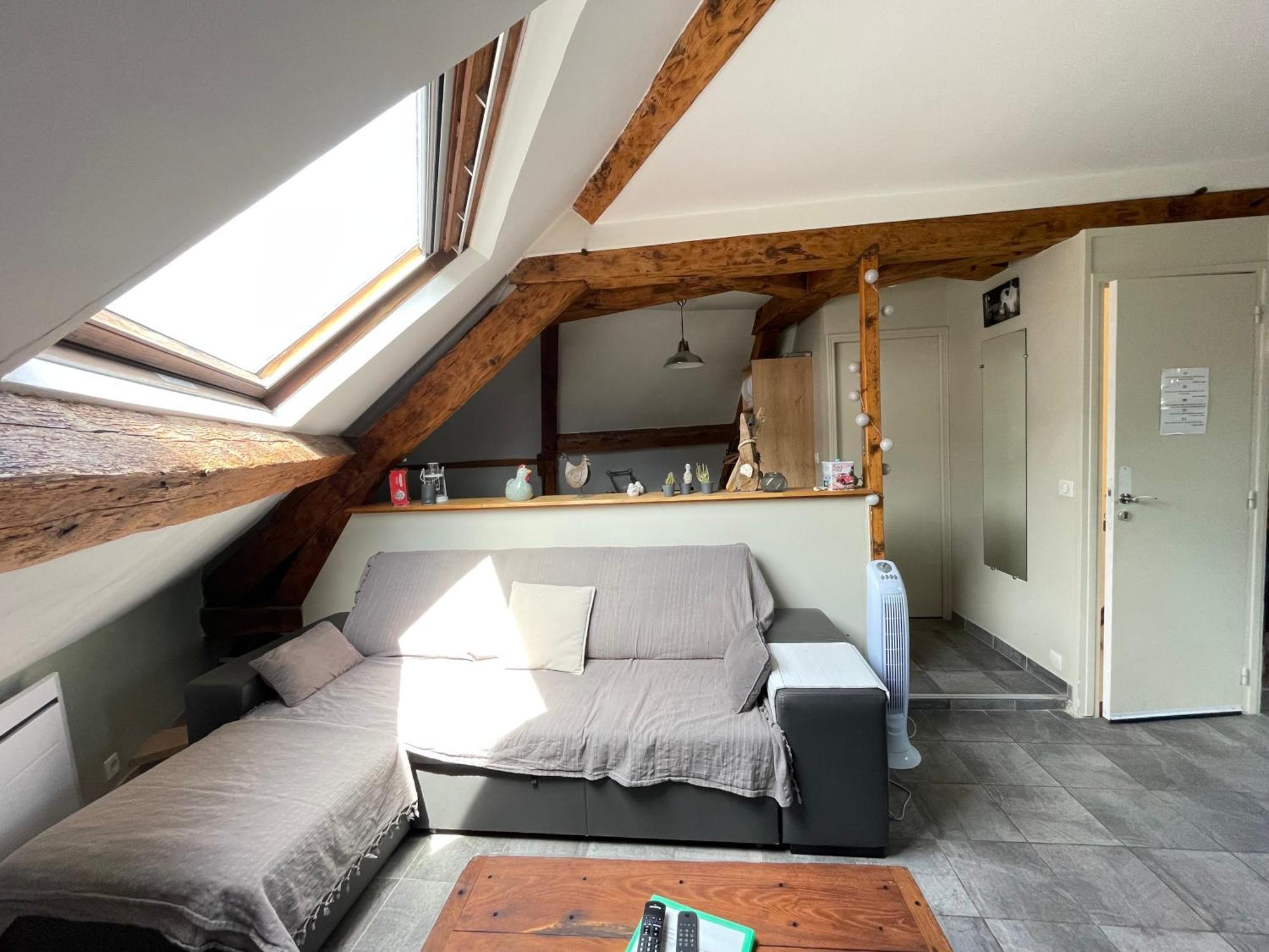 Les Combles De L Aure Grand Studio Cosy Confortable Classe 3 Etoiles Centre Bayeux 2 Mn A Pied Cathedrale Proche Plages Du Debarquement المظهر الخارجي الصورة